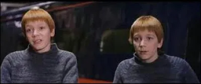 Autour de quelle tour Fred et George Weasley font-ils 2 tours pour le premier match de quidditch de la saison ?