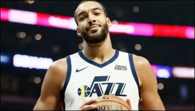 Qui est ce joueur, élu meilleur défenseur en 2018 et 2019 ?