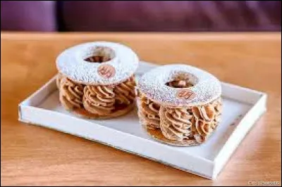 Combien coûtent ces 2 pâtisseries ?