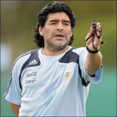 Dans quel sport s'illustre Diego Maradona ?