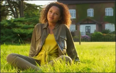 Quel âge a Zoe dans la saison 1 ?