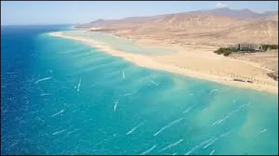 Le Maroc devient indépendant en :