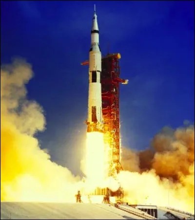 En quelle année la fusée Apollo 11 a-t-elle amené pour la première fois des hommes sur la lune ?