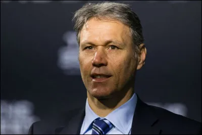 Dans quel club italien a joué Marco van Basten de 1987 à 1995 ?