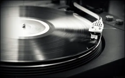 Il est 23h55, tu décides d'écouter une musique...