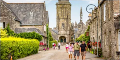 Cette commune s'appelle Locronan. Dans quel département se situe-t-elle ?