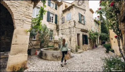Cette commune s'appelle Séguret. Dans quel département se situe-t-elle ?