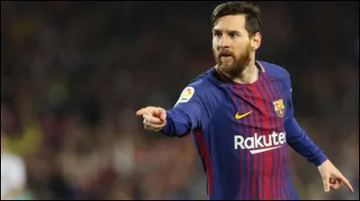 À quel âge Messi a-t-il commencé à jouer au FC Barcelone ?