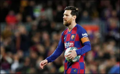 Quel est le poste de Leo Messi ?
