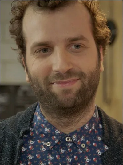 Comment s'appelle le bar où Tristan travaille ?