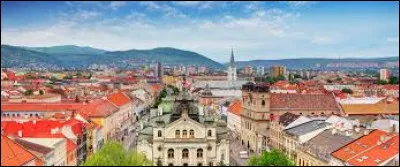 Dans quel pays se situe la ville de Kosice ?