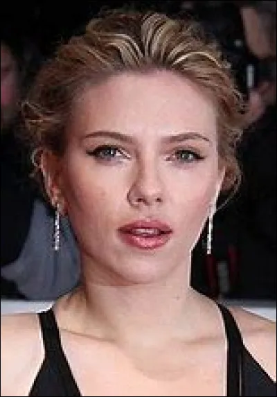 Qui est cette Scarlett, actrice am&eacute;ricaine, pilier de l'univers cin&eacute;matographique Marvel ?