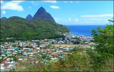 Elle a été découverte par :