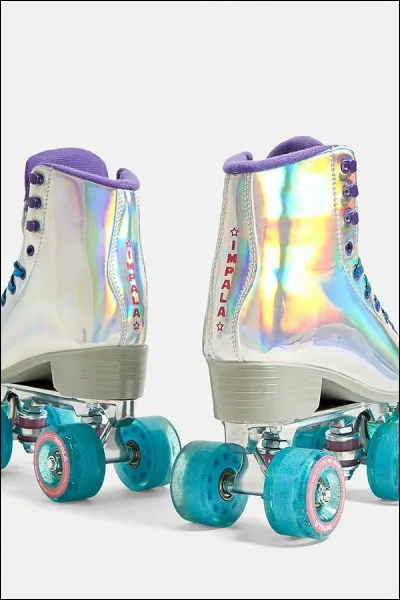 Quelle marque n'a jamais mis en vente des patins à roulettes ?