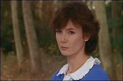 Qui est cette actrice qui joue le rôle d'une infirmière dans le film ''La Chambre des officiers'' ?