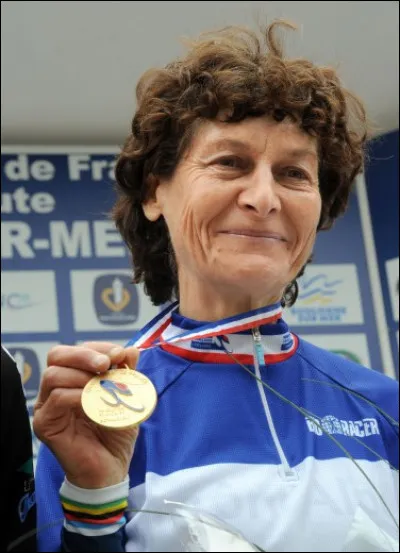 Cette championne cycliste a remporté 9 championnats du monde sur route entre 1985 et 2001 et un titre olympique en 1996 : elle se prénomme ...