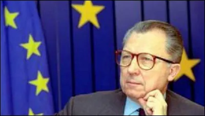 Cet homme politique, socialiste, ministre de l'Économie et des Finances dans le gouvernement Mauroy de 1981 à 1984 puis président de la Commission européenne de 1985 à 1995, se prénomme ...