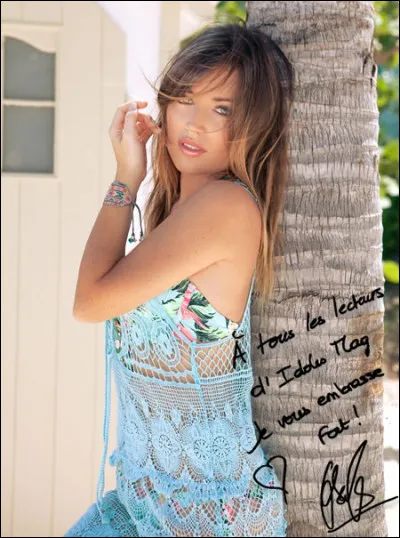 Quel pr&eacute;nom porte Elsa lorsqu'elle joue dans la s&eacute;rie "Les Myst&egrave;res de l'amour" ?