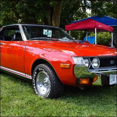 Quel est le nom du modèle de cette Toyota ?