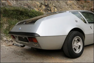 Quel est le nom du modèle de cette Alpine ?