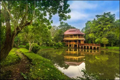 Le premier pays européen à coloniser le territoire du Laos fut :