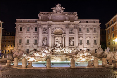 Dans quelle ville peut-on admirer la fontaine de Trevi au style baroque, réalisée en 1732 ?