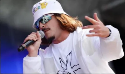 Quel est ce chanteur ?