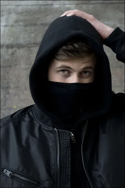 Qui est cet artiste ?