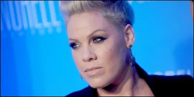 Comment s'appelle cette chanteuse ?