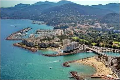 Ville de 22 000 habitants du département des Alpes-Maritimes, située en bordure de la baie de Cannes, entre le massif de l'Esterel et la Siagne :