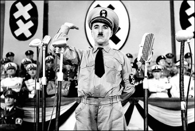 Quel film et grand succès de Charlie Chaplin, inspiré par le régime nazi a été censuré en Allemagne ?
