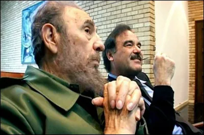 Quel film documentaire d'Oliver Stone, censuré aux USA, se penche sur la vie de Fidel Castro à travers une série d'interviews polémiques ?