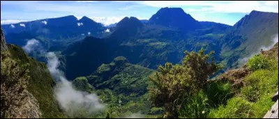 Où trouve-t-on le piton Maïdo ?