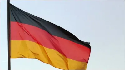 Quel stade allemand est surnommé le « Schlauchboot » (canot pneumatique en français) ?