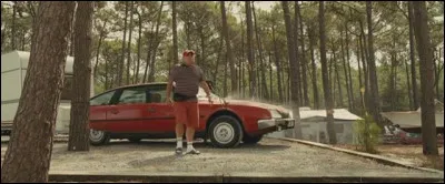 Dans quel film de la trilogie "Camping" la famille Pic (Mylène Demongeot et Claude Brasseur) se font-ils flasher par les gendarmes à bord de leur CX ?