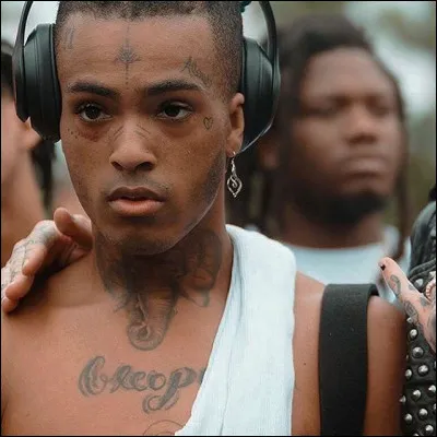 "Fuck Love" est un featuring avec l'artiste :