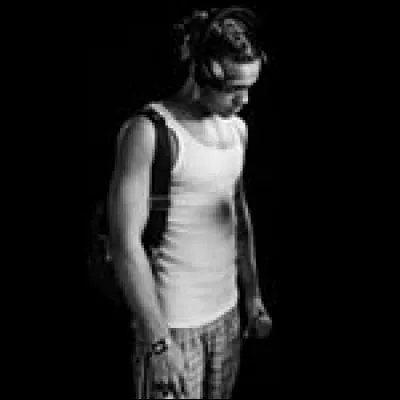 X fut emprisonné à cause de :