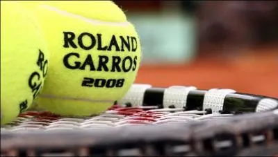 L'anctre du tennis est :