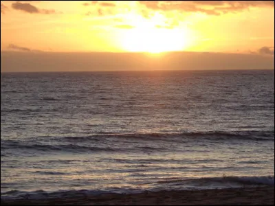 Restons dans les surnoms de pays. Pour son climat et la majest&eacute; de ses paysages, quel pays est surnomm&eacute; "le pays du grand ciel" ?