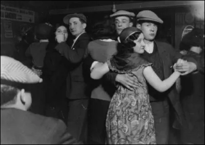 Comment était ''Le P'tit Bal'', chanson qu'il a aussi interprétée ?