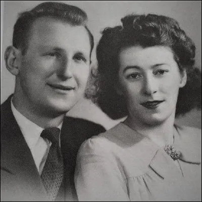 Quel est le nom de jeune-fille de sa femme ? (Lisez les noms à voix haute)