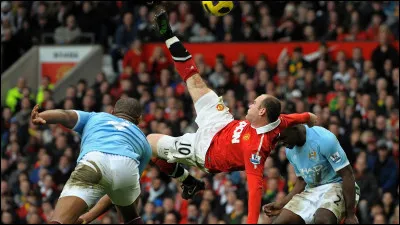 Quel joueur a fini 1er, 2e et 3e aux "plus beaux buts du mois d'août 1997" en Premier League ?