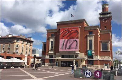 Ville de 50 000 habitants du département des Hauts-de-Seine, située au sud de Paris, limitrophe du XIVe arrondissement :
