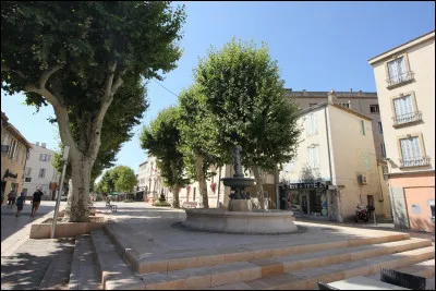 Ville de 30 000 habitants du département des Bouches-du-Rhône, située en bordure de l'étang de Berre :