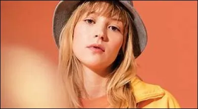 Quel est le vrai nom d'Ang&egrave;le ?