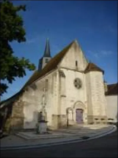 Nous terminons notre balade dans l'Yonne, devant l'église Saint-Nicolas de Vézinnes. Nous nous trouvons dans l'ancienne région ...