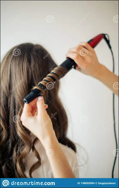 Tu préfères les cheveux :