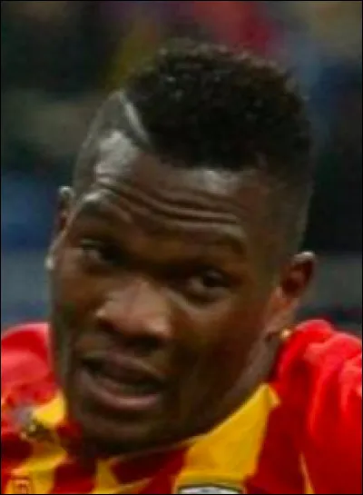 Où joue Dimitri Cavaré ?