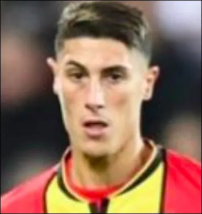 Où joue Mehdi Tahrat ?