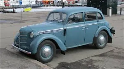 La Moskvitch 401 a été fabriquée avec les outillages de l'Opel Kadett.